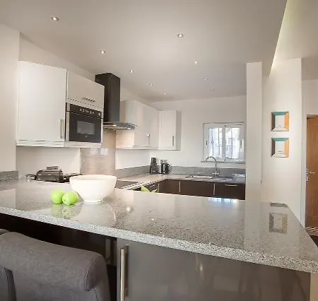 公寓 Waterside Village