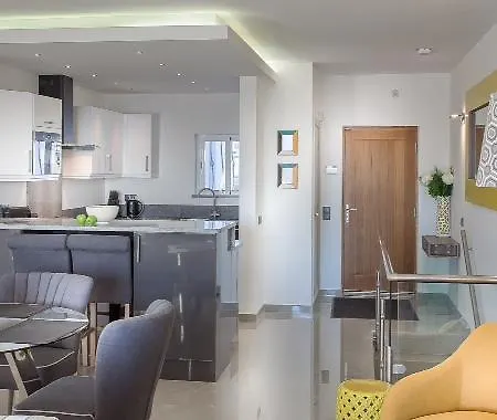 Апартаменты Waterside Village *